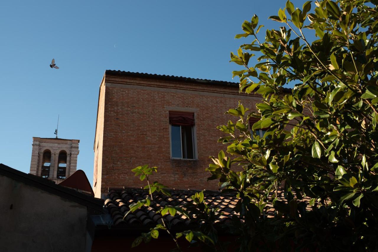 Corte Degli Estensi, romantica mansardina Ferrara Esterno foto